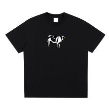 Cargar imagen en el visor de la galería, ¨La Vaca¨ T-Shirt